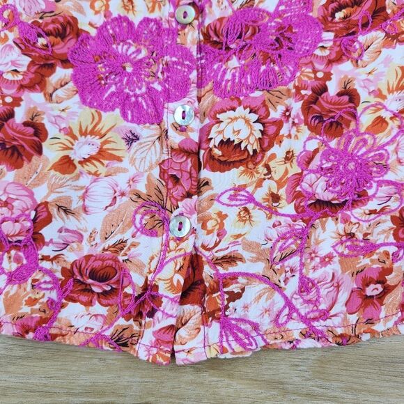 🩵Tru Luxe Jeans Pink Embroidered Floral Print Buttoned 3/4 Sleeve Top Small - Picture 9 of 12